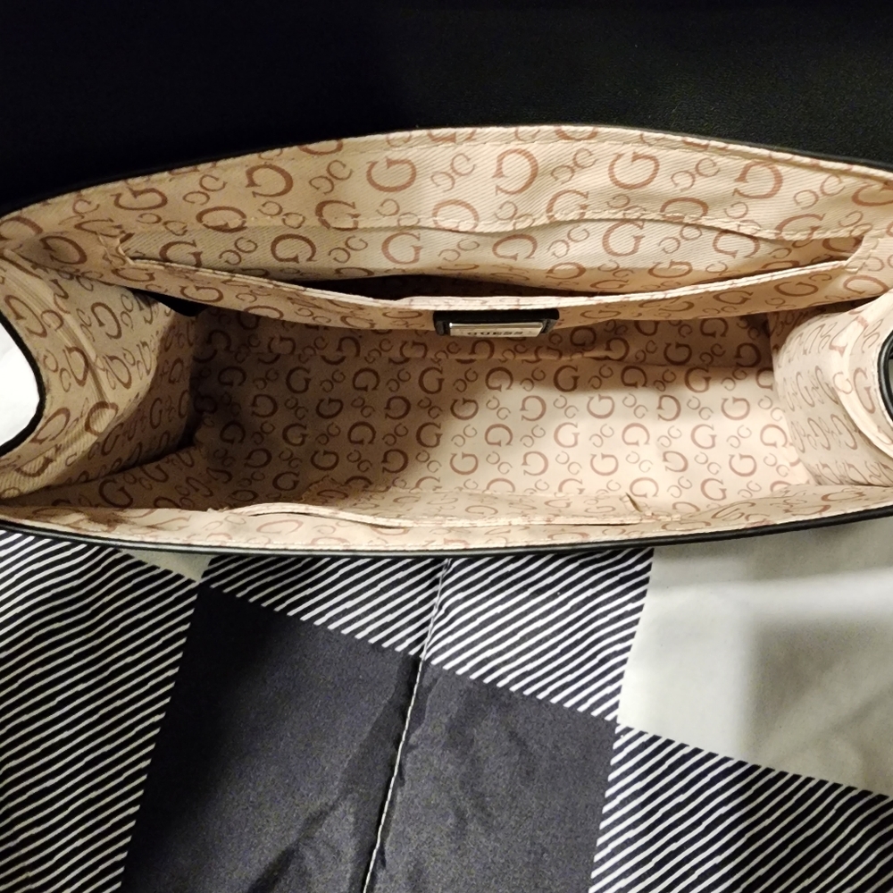 Guess Logo Handbag - Picture 4 of 5